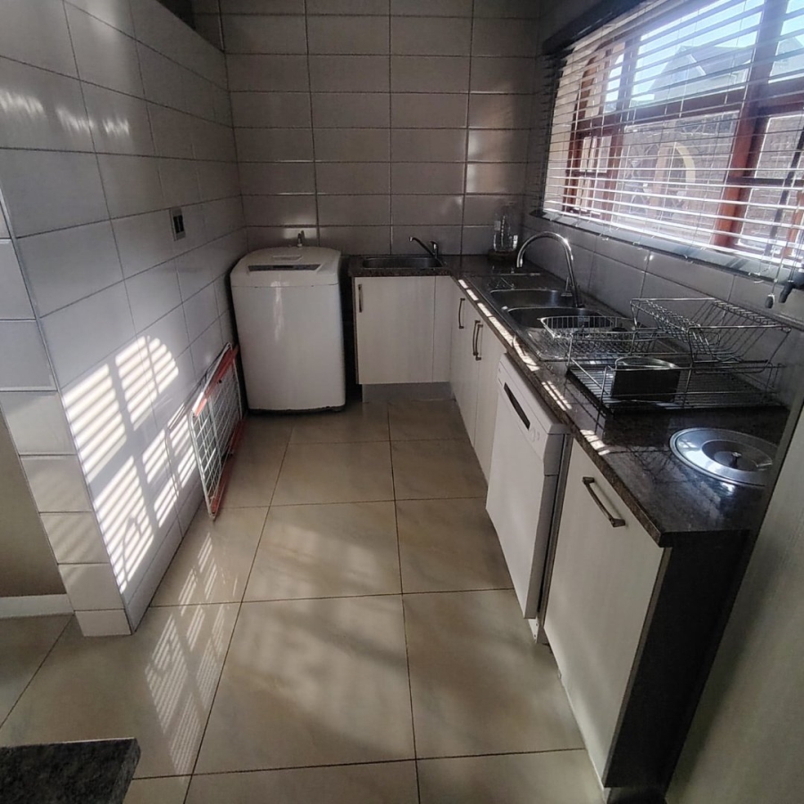 6 Bedroom Property for Sale in Baysville Eastern Cape